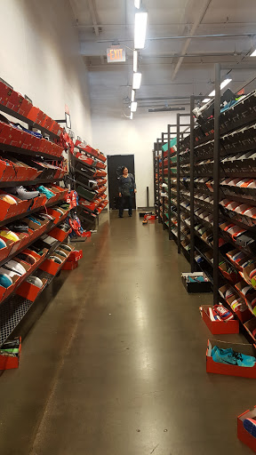 Sporting Goods Store «Nike Clearance Store», reviews and photos, 1275 Marina Blvd, San Leandro, CA 94577, USA
