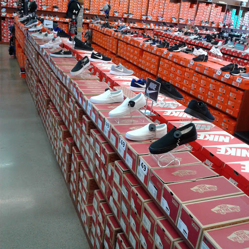 Shoe Store «Shoe City Newport Surf», reviews and photos, 1941 Newport Blvd, Costa Mesa, CA 92627, USA