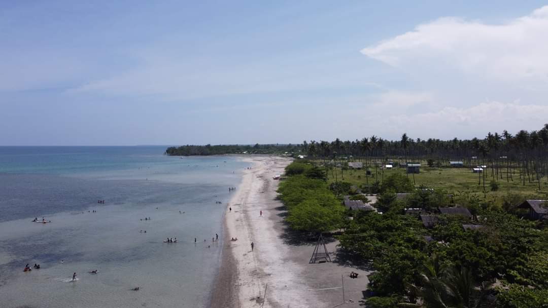 Foto di Aroma Beach con spiaggia spaziosa