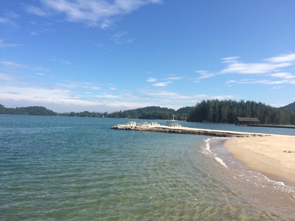 Photo de Aiyapura Plage et le règlement