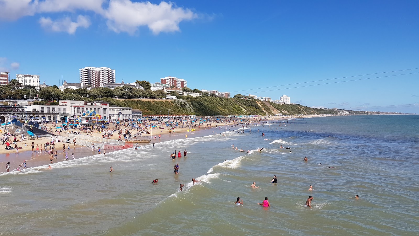 Bournemouth Plajı'in fotoğrafı çok temiz temizlik seviyesi ile