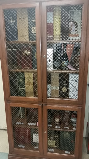 Liquor Store «L & M Package Store», reviews and photos, 423 Pass Rd, Gulfport, MS 39507, USA