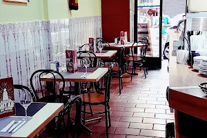 Restaurante Mitad del Mundo image