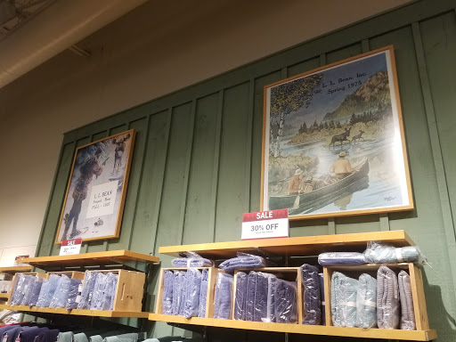 Clothing Store «L.L. Bean Outlet», reviews and photos, 534 Stillwater Ave, Bangor, ME 04401, USA