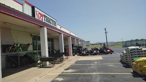 Tractor Supply Co., 1551 4th St, Graham, TX 76450, USA, 