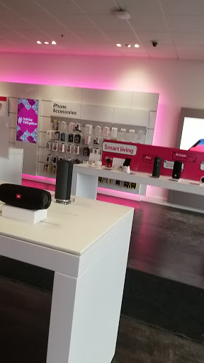 Cell Phone Store «T-Mobile», reviews and photos, 1156 US-46 #15, Woodland Park, NJ 07424, USA