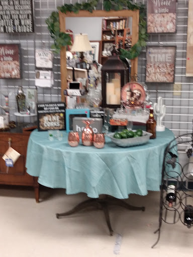 Donations Center «Goodwill», reviews and photos, 714 34th St, Lubbock, TX 79404, USA