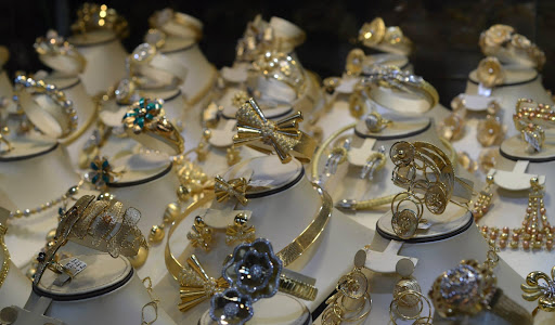 Buy second hand jewelry Dubai