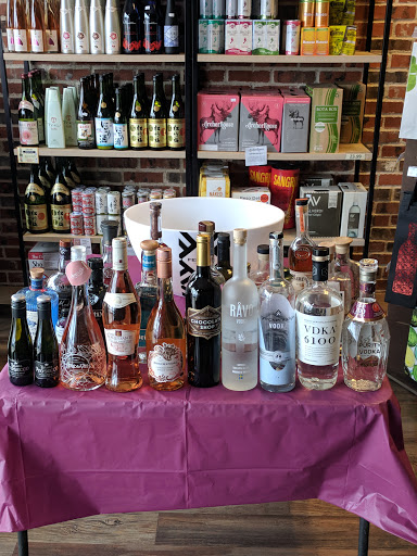 Wine Store «Red Gamay Wines & Liquors», reviews and photos, 45 Merrick Rd, Amityville, NY 11701, USA