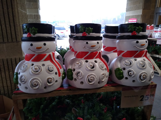 Supermarket «Giant Eagle Supermarket», reviews and photos, 1201 Mentor Ave, Painesville, OH 44077, USA