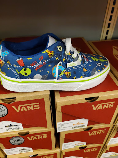 Shoe Store «Shoe Carnival», reviews and photos, 11255 Garland Rd, Dallas, TX 75218, USA