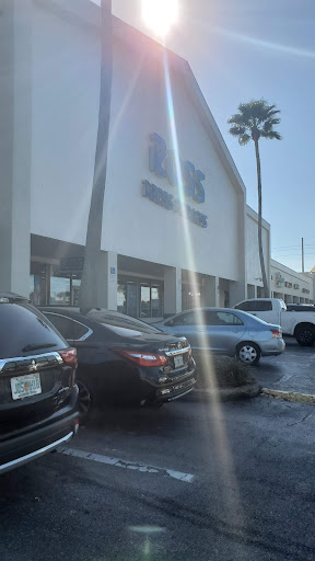 Clothing Store «Ross Dress for Less», reviews and photos, 8464 W Hillsborough Ave, Tampa, FL 33615, USA