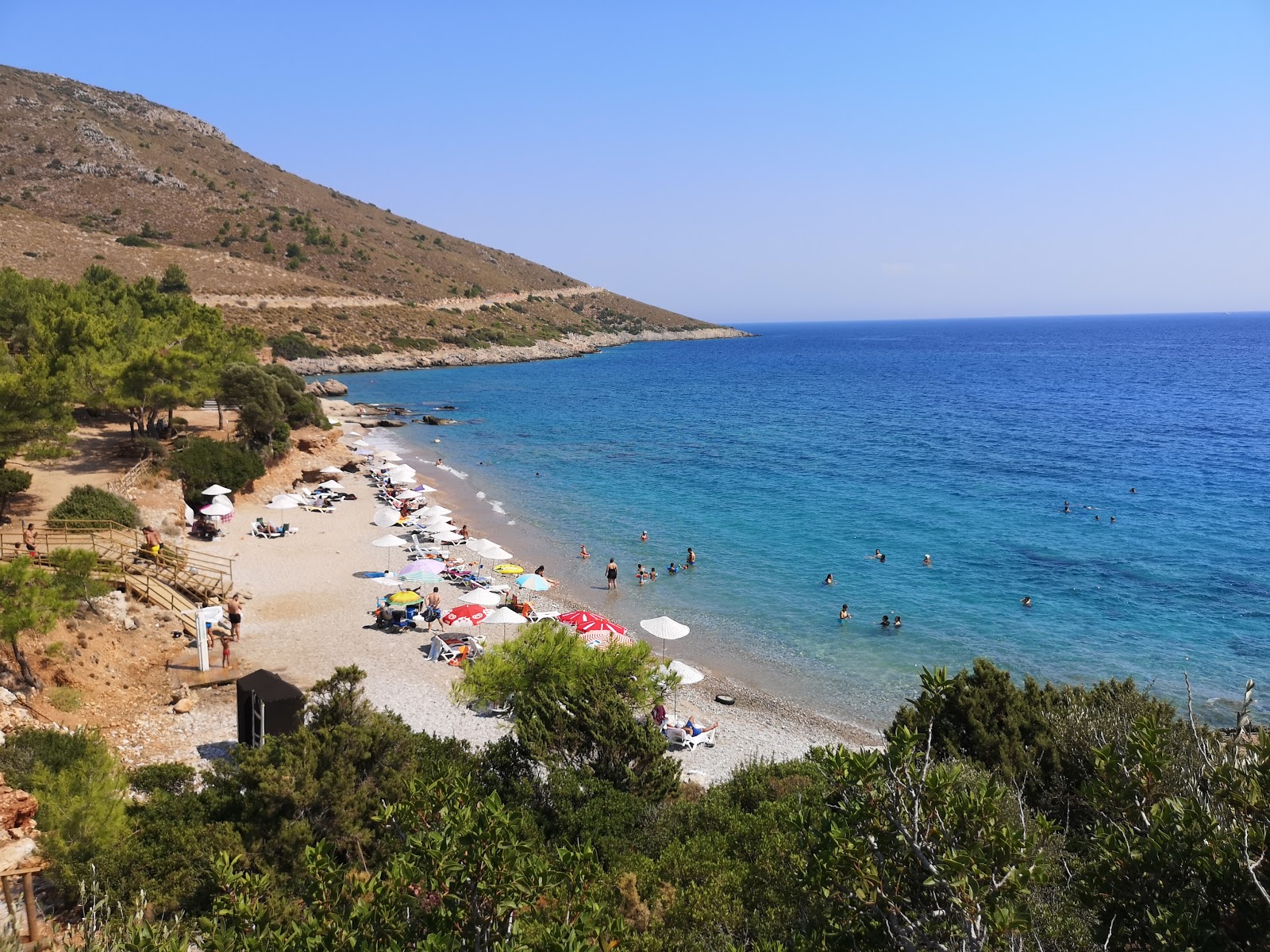Foto von Akcabuk beach mit graue kiesel Oberfläche