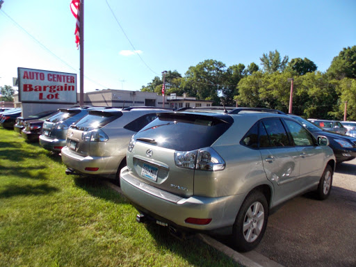 Used Car Dealer «Auto Center Bargain Lot», reviews and photos, 1805 Wayzata Blvd E, Wayzata, MN 55391, USA