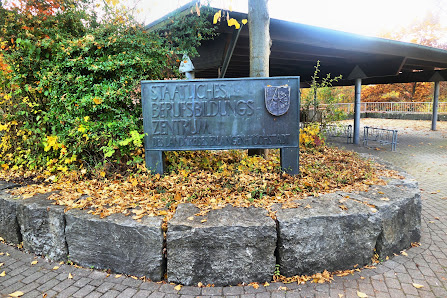 Staatliches Berufliches Schulzentrum Herzogenaurach Friedrich-Weiler-Platz 2, 91074 Herzogenaurach, Deutschland