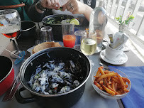 Plats et boissons du Restaurant La Marine Chez Christy - Cuisine traditionnelle avec des notes de cuisine créole à Port-des-Barques - n°4