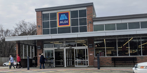Supermarket «ALDI», reviews and photos, 1712 S 108th St, West Allis, WI 53214, USA