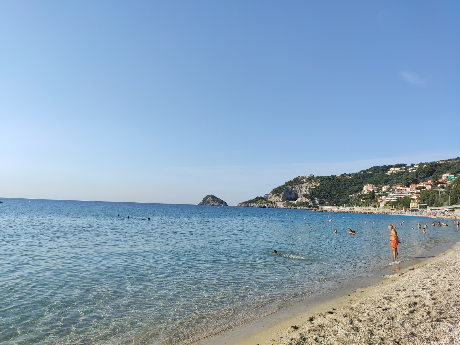Photo of Bergeggi Beach with partly clean level of cleanliness