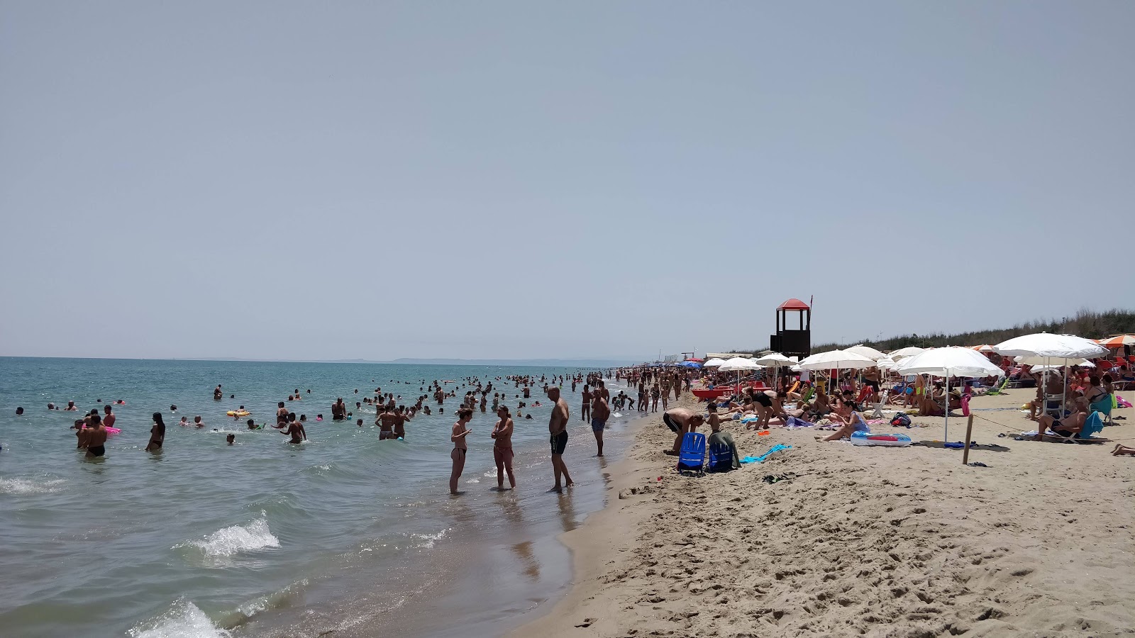 Catania beach II'in fotoğrafı - rahatlamayı sevenler arasında popüler bir yer