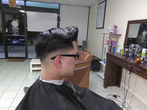 Barber Shop «Juarez Barbershop & Salon», reviews and photos, 1600 N Plano Rd #2400, Richardson, TX 75081, USA