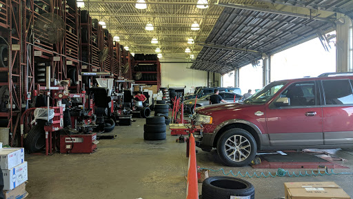 Tire Shop «Discount Tire Store - Tomball, TX», reviews and photos, 14239 Farm to Market 2920, Tomball, TX 77377, USA