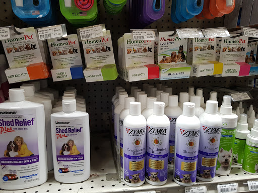 Pet Supply Store «Central Garden & Pet Co», reviews and photos, 13227 Orden Dr, Santa Fe Springs, CA 90670, USA