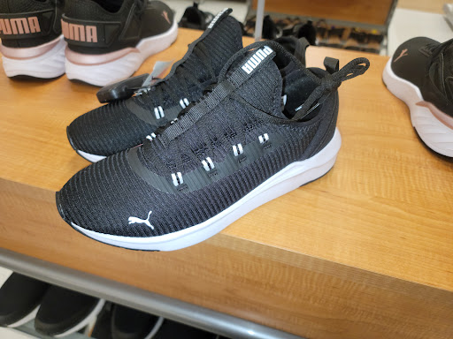 Shoe Store «Shoe Carnival», reviews and photos, 3050 Beeline Rd, Holland, MI 49424, USA