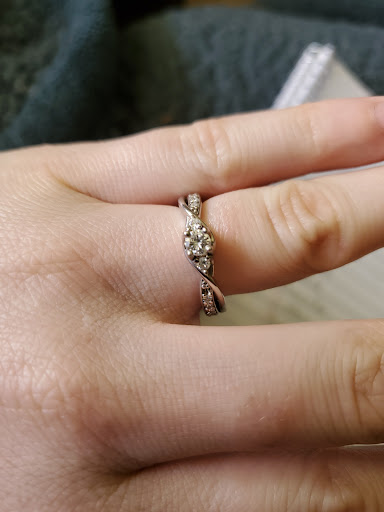 LYLES JEWELRY & COIN, 4 Public Square, Medina, OH 44256, USA, 