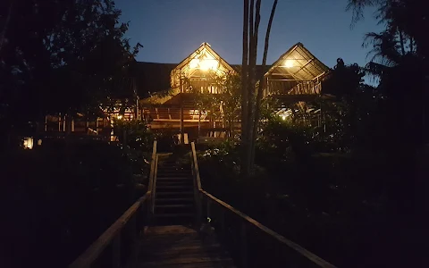 Tres Chimbadas Lodge image