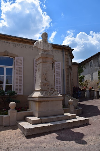 Monument Victor Pulliat à Chiroubles