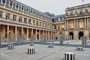 Colonnes de Buren/Les Deux Plateaux image