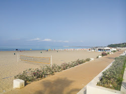 Photo de Spiaggia Di Gela avec rivage droit, long