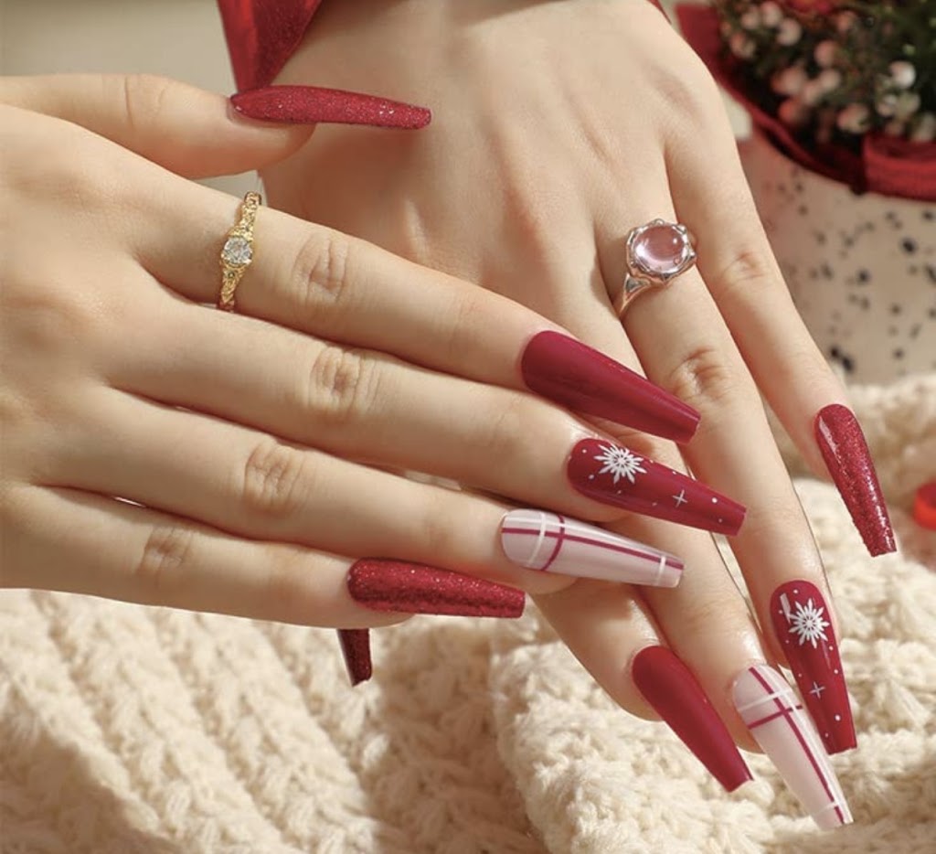La Nail Salon 54303