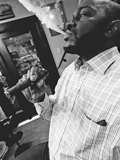 Tobacco Shop «Royal 10 Cigar & Tobacco», reviews and photos, 6401 Royalton Rd, North Royalton, OH 44133, USA