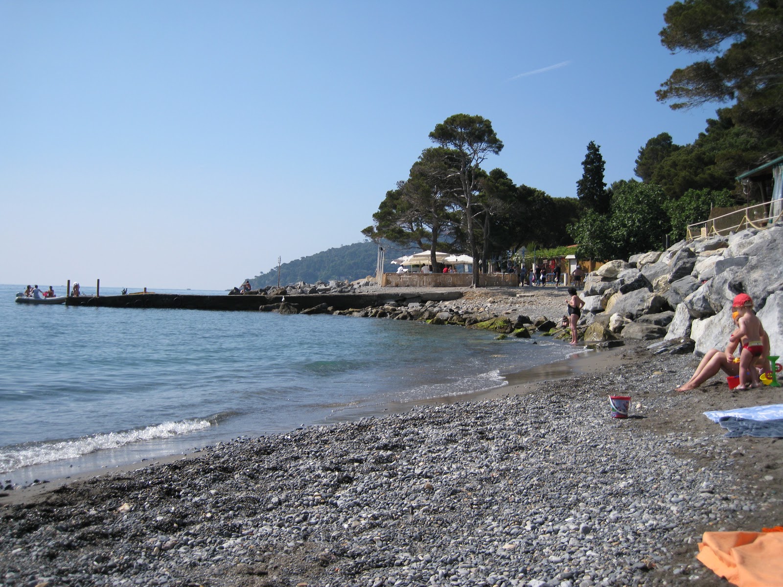Foto van Pozzale beach - populaire plek onder ontspanningskenners