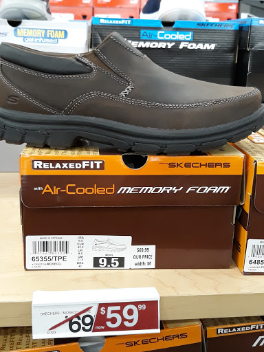 Shoe Store «Famous Footwear Outlet», reviews and photos, 1332 Lum Rd, Centralia, WA 98531, USA