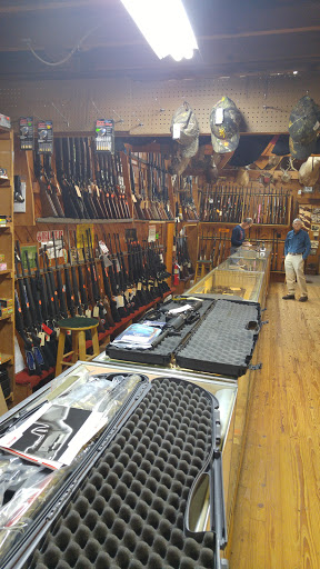 Gun Shop «A. W. Peterson Gun Shop», reviews and photos, 4255 W Old US Hwy 441, Mt Dora, FL 32757, USA