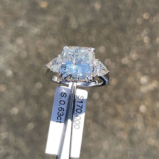 Jewelry Store «Woodbridge Jewelry Exchange», reviews and photos, 1 Woodbridge Center Dr, Woodbridge, NJ 07095, USA