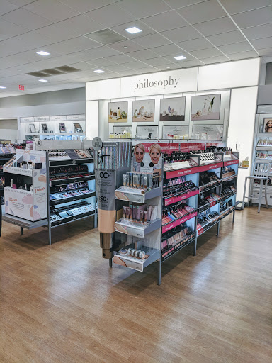 Hair Salon «Ulta Beauty», reviews and photos, 6587 N Riverside Dr, Fresno, CA 93722, USA