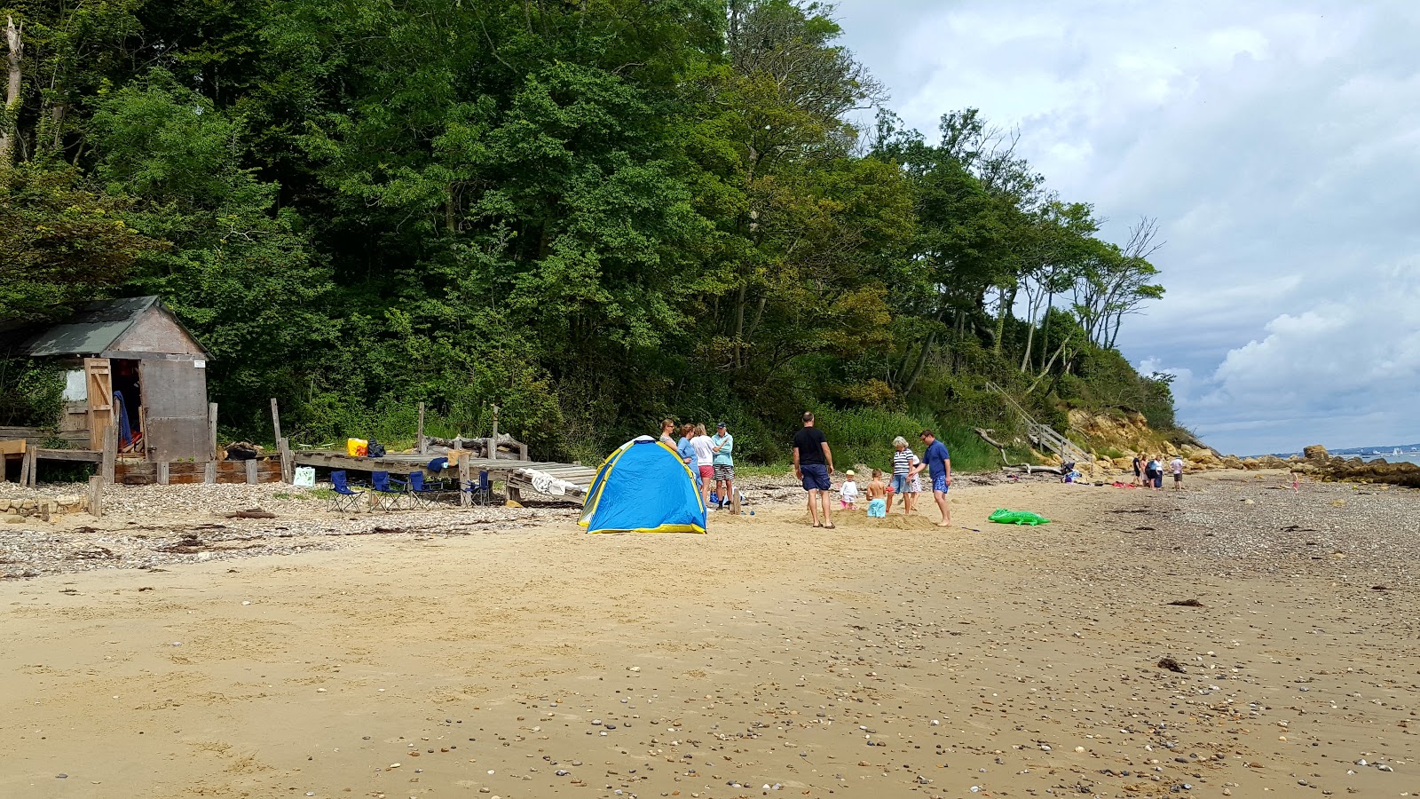 Foto de Priory Beach - lugar popular entre los conocedores del relax