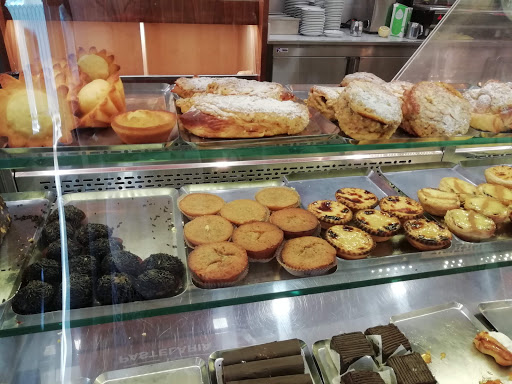 Pastelaria Girassol no Parede, Lisboa