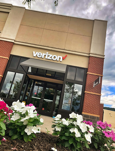 Cell Phone Store «Verizon Authorized Retailer, TCC», reviews and photos, 2960 Center Valley Pkwy #744, Center Valley, PA 18034, USA