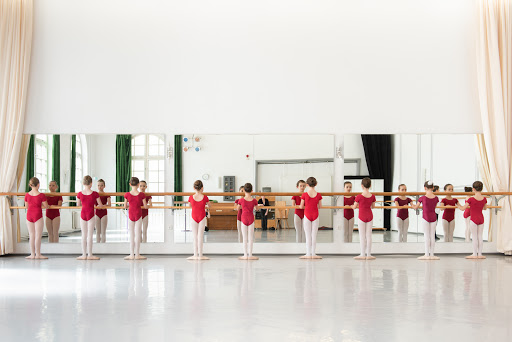 Ballet School & Academy & Company BENEDICT MANNIEGEL