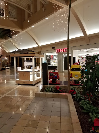 Shopping Mall «Laguna Hills Mall», reviews and photos, 24155 Laguna Hills Mall, Laguna Hills, CA 92653, USA