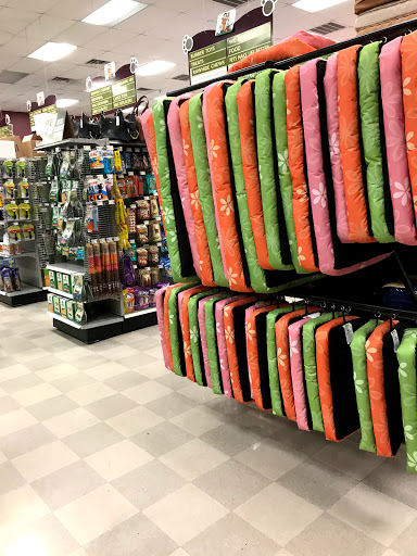 Pet Store «Petland Vineyard - San Antonio», reviews and photos, 1309 North Loop 1604 W #101, San Antonio, TX 78258, USA