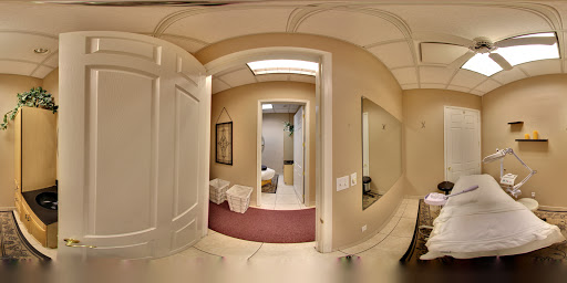 Hair Salon «Compliments at A. Hilton Salon & Spa», reviews and photos, 15440 N 7th St #18, Phoenix, AZ 85022, USA