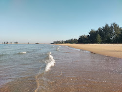 Pran Kiri Beach'in fotoğrafı düz ve uzun ile birlikte