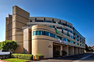 Holiday Inn & Suites Anaheim - Fullerton image