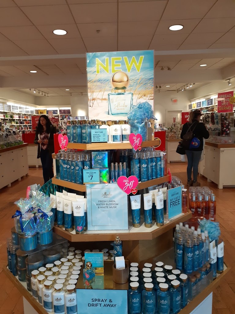 Bath & Body Works Los Angeles, CA 90017 Location, Reviews, Hours