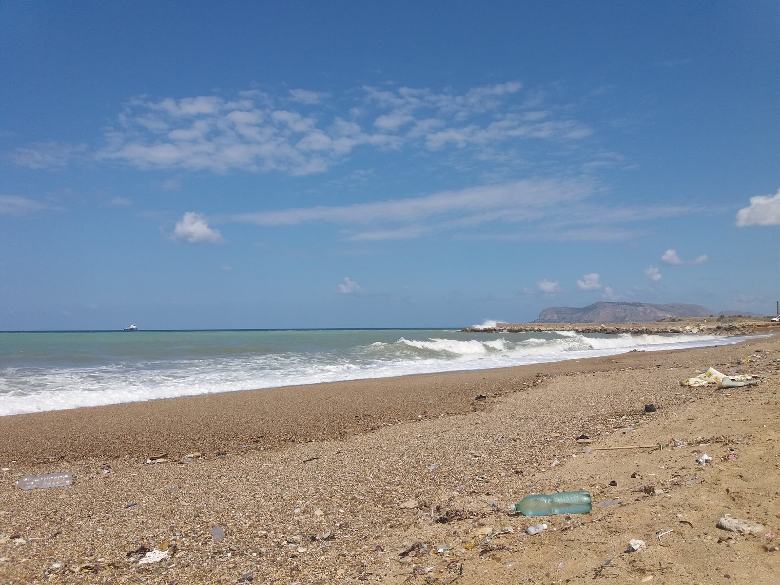 Foto von Palermo beach mit geräumiger strand